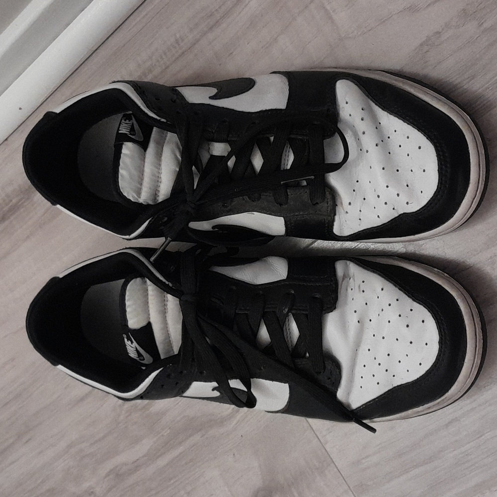 Nike Black and White Sneakers - Picture 2 of 5